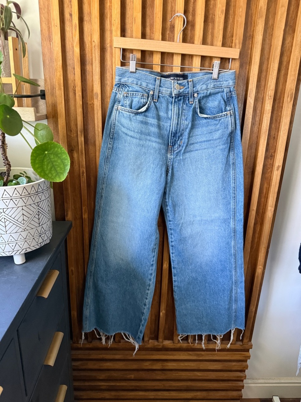 Veronica Beard Taylor Cropped High Rise Wide Leg Jean in Enough Said. Size 27 - Picture 2 of 10